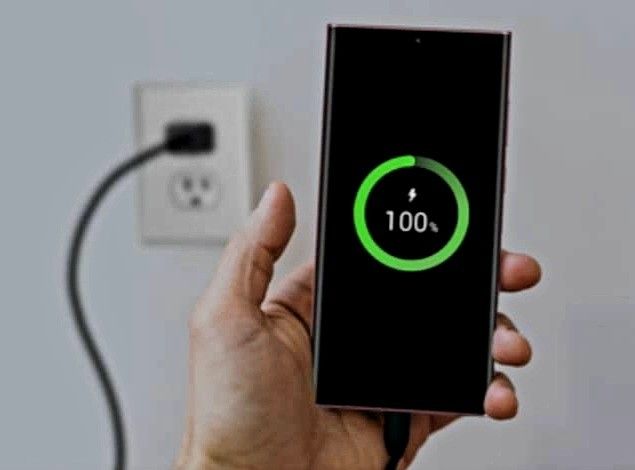 چگونه عمر باتری گوشی را افزایش دهیم؟ راهنمای کامل و کاربردی